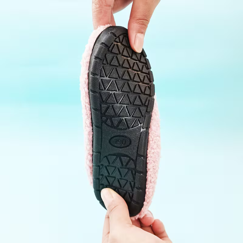 Girls Lightweight Floor Shoes With Faux Fur And Soft Sole