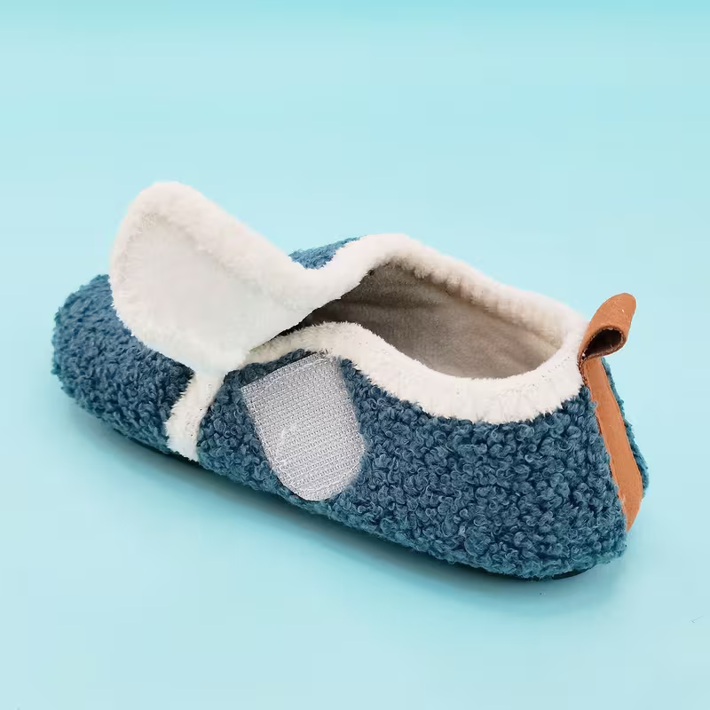 Girls Lightweight Floor Shoes With Faux Fur And Soft Sole