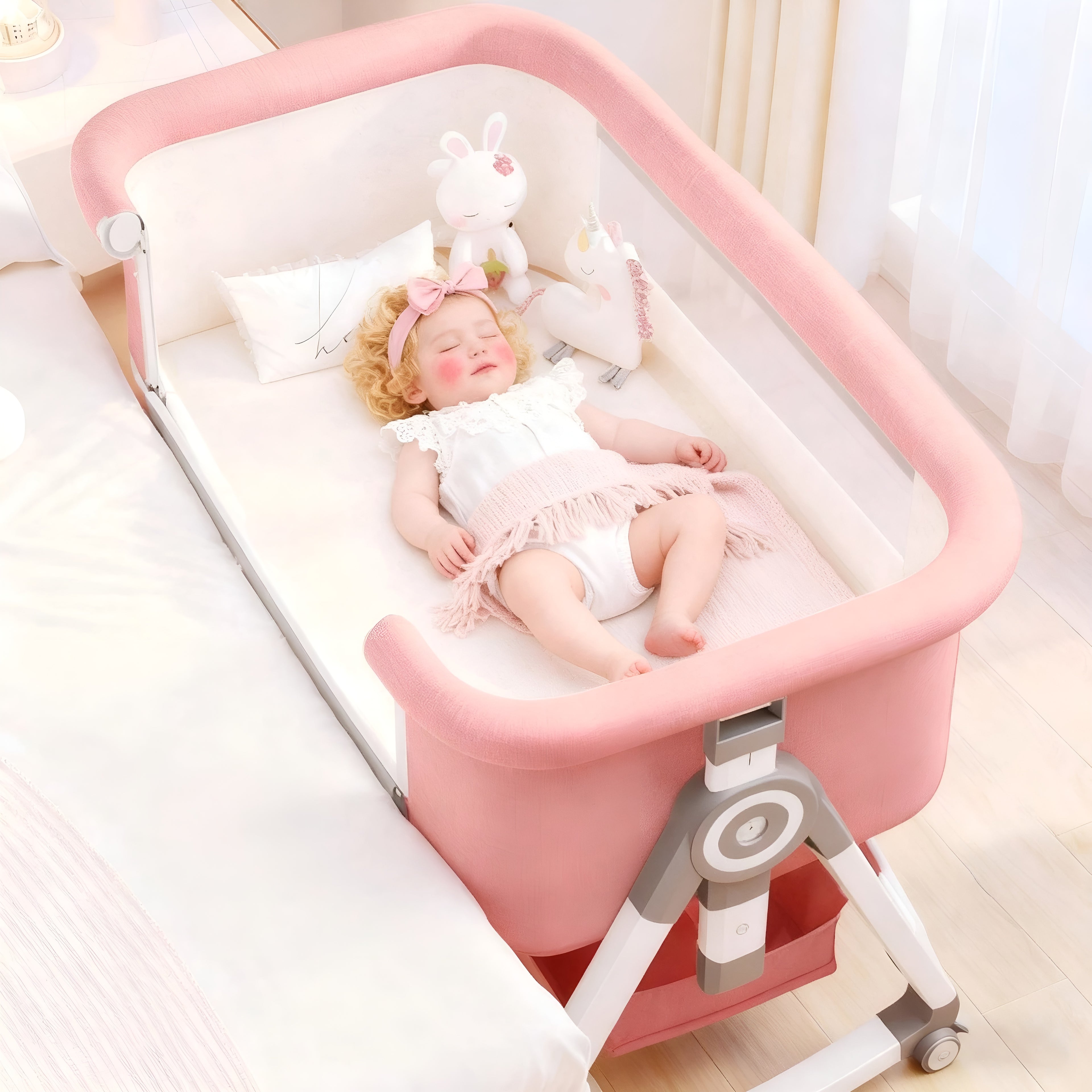 Newborn Portable Baby Bassinet And Bedside Sleeper With Rocking Mode