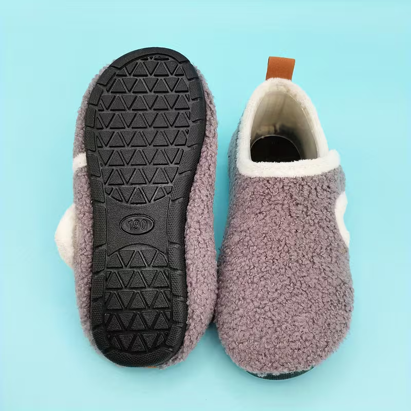 Girls Lightweight Floor Shoes With Faux Fur And Soft Sole