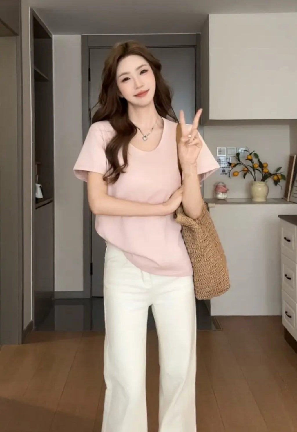 Women's Light Pink Scoop Neck T-Shirt Casual Loose Fit Short Sleeve Basic Top