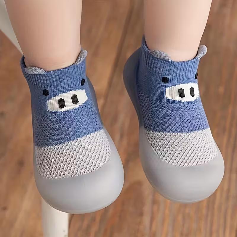 All Season Slip On Sneakers For Toddler Girls With Cartoon Design